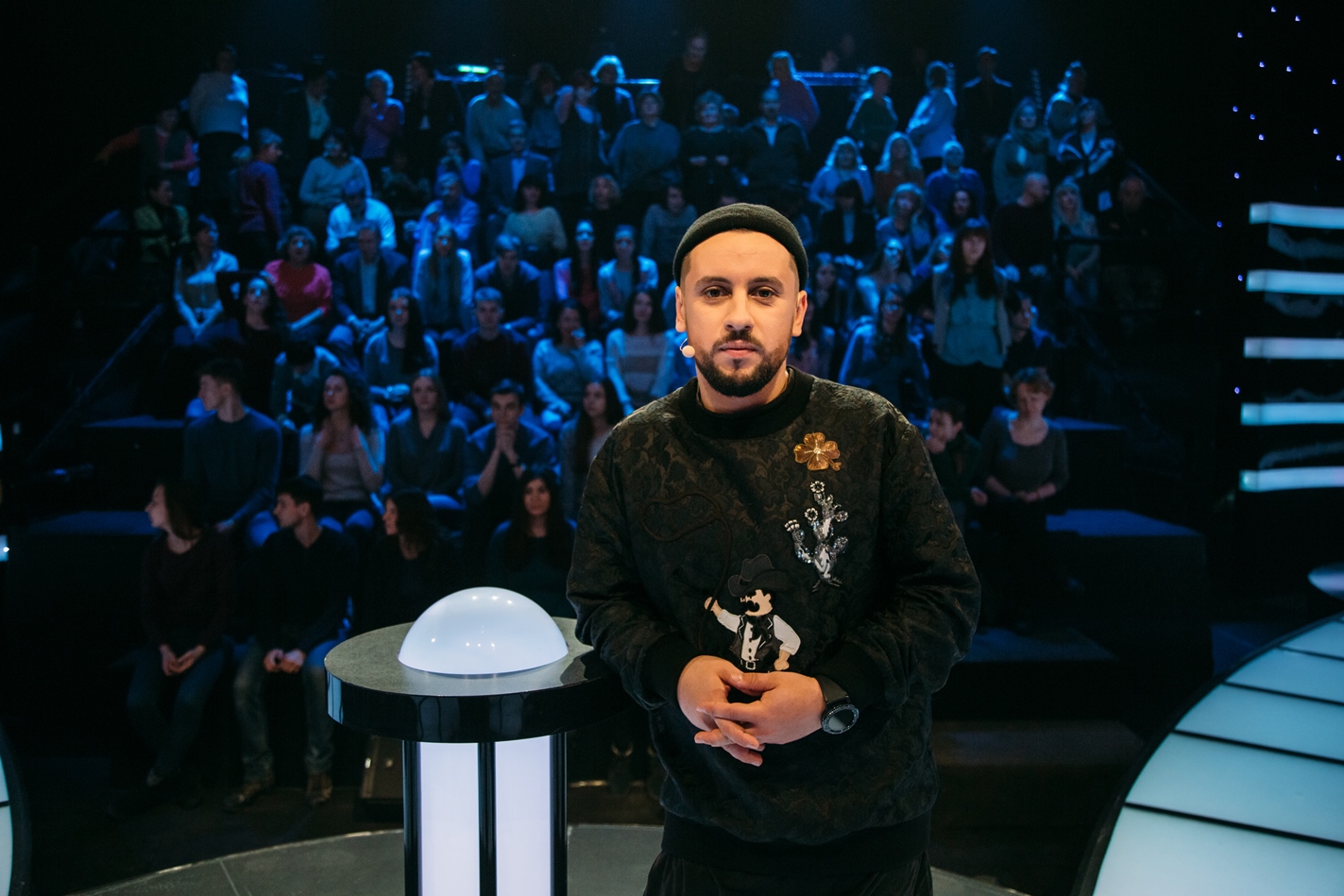 Дима Монатик продегустировал собачий корм